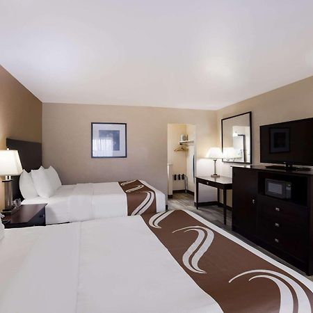 Quality Inn & Suites Big Rapids Near University Εξωτερικό φωτογραφία