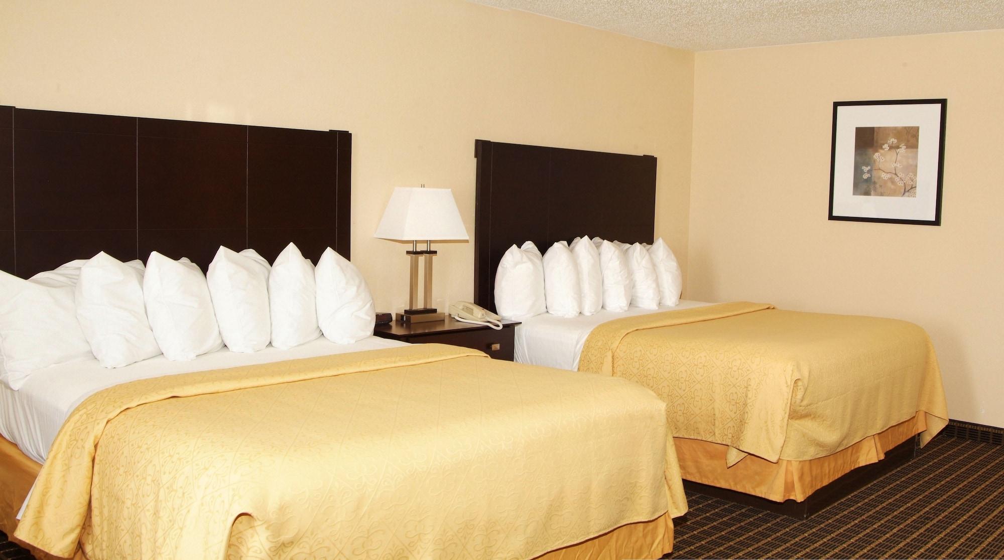 Quality Inn & Suites Big Rapids Near University Εξωτερικό φωτογραφία