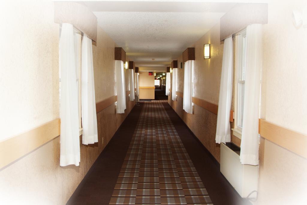 Quality Inn & Suites Big Rapids Near University Εξωτερικό φωτογραφία
