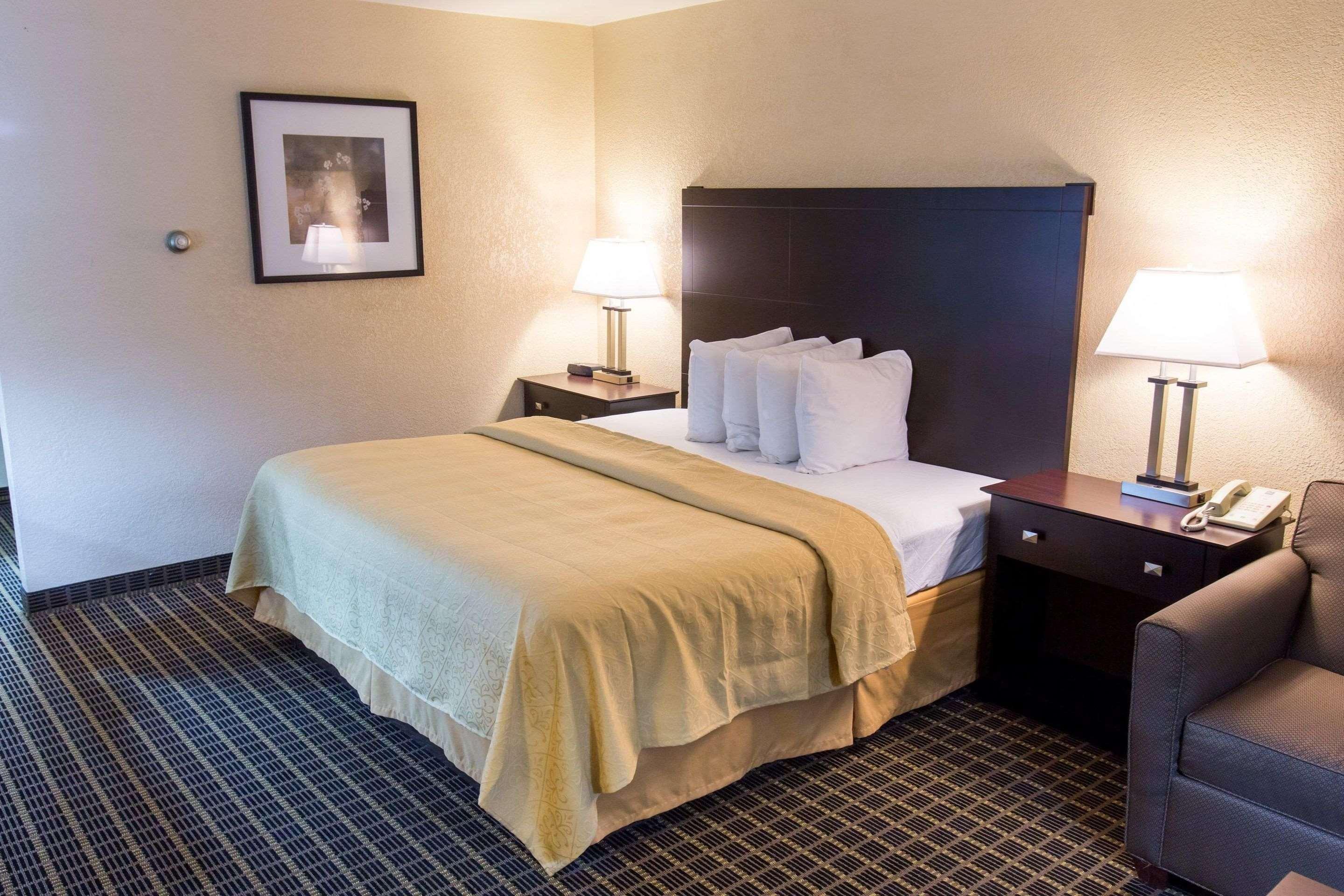 Quality Inn & Suites Big Rapids Near University Εξωτερικό φωτογραφία