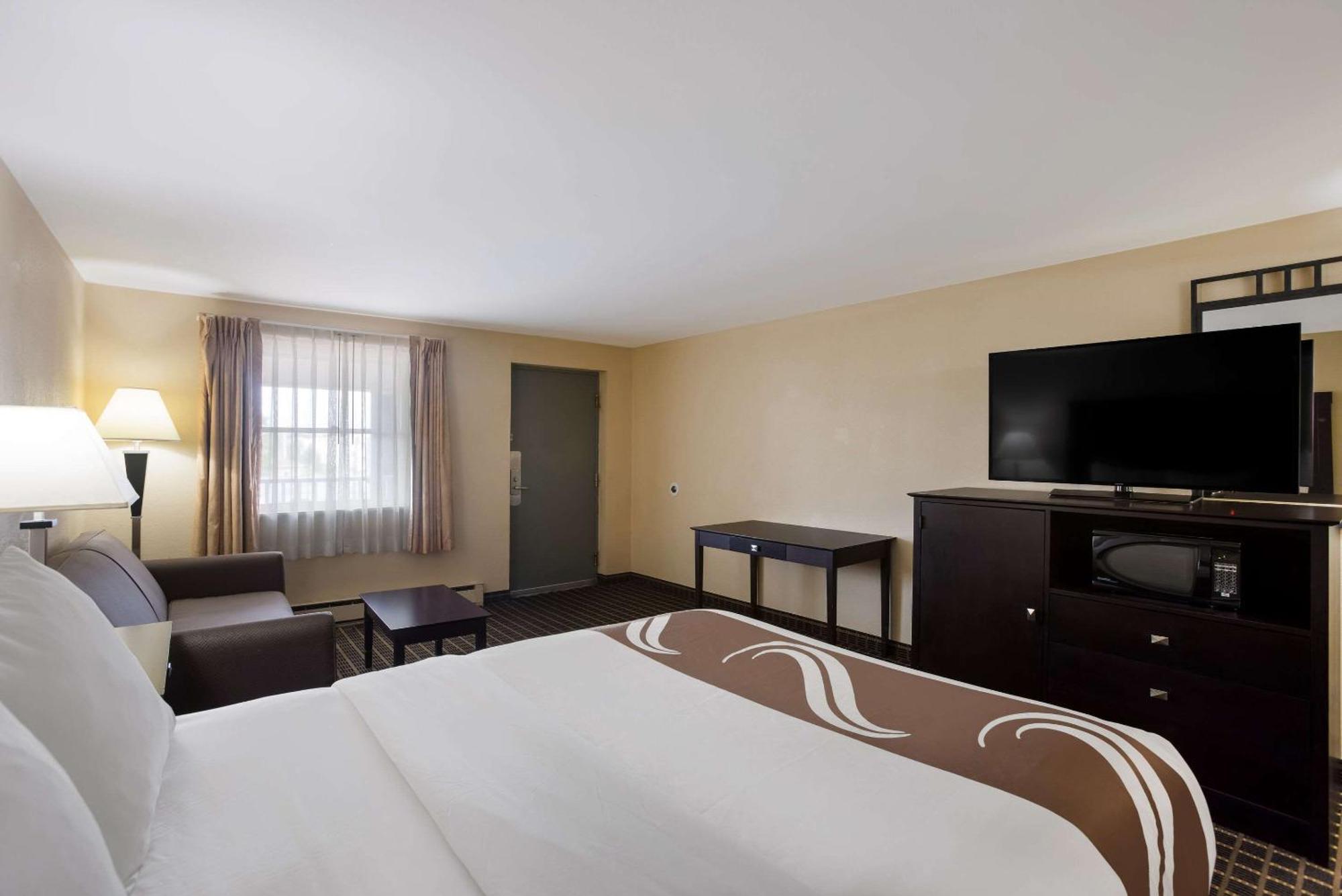 Quality Inn & Suites Big Rapids Εξωτερικό φωτογραφία