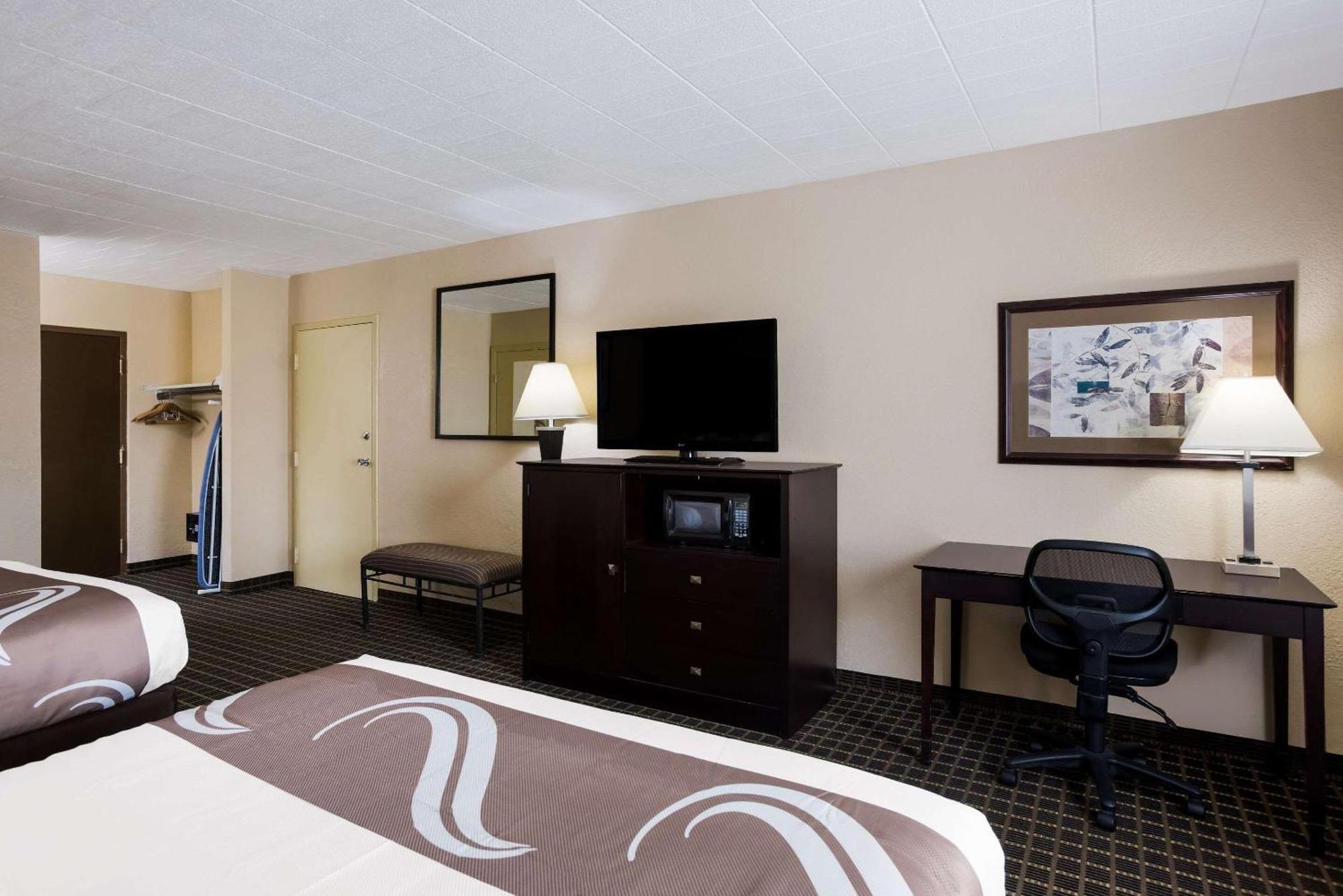Quality Inn & Suites Big Rapids Near University Εξωτερικό φωτογραφία