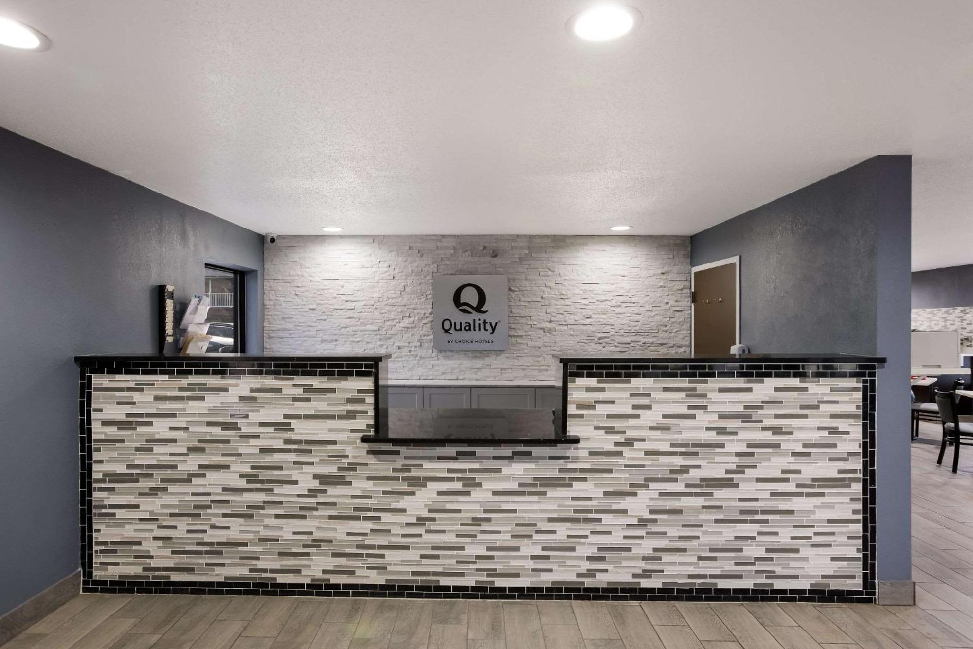 Quality Inn & Suites Big Rapids Εξωτερικό φωτογραφία