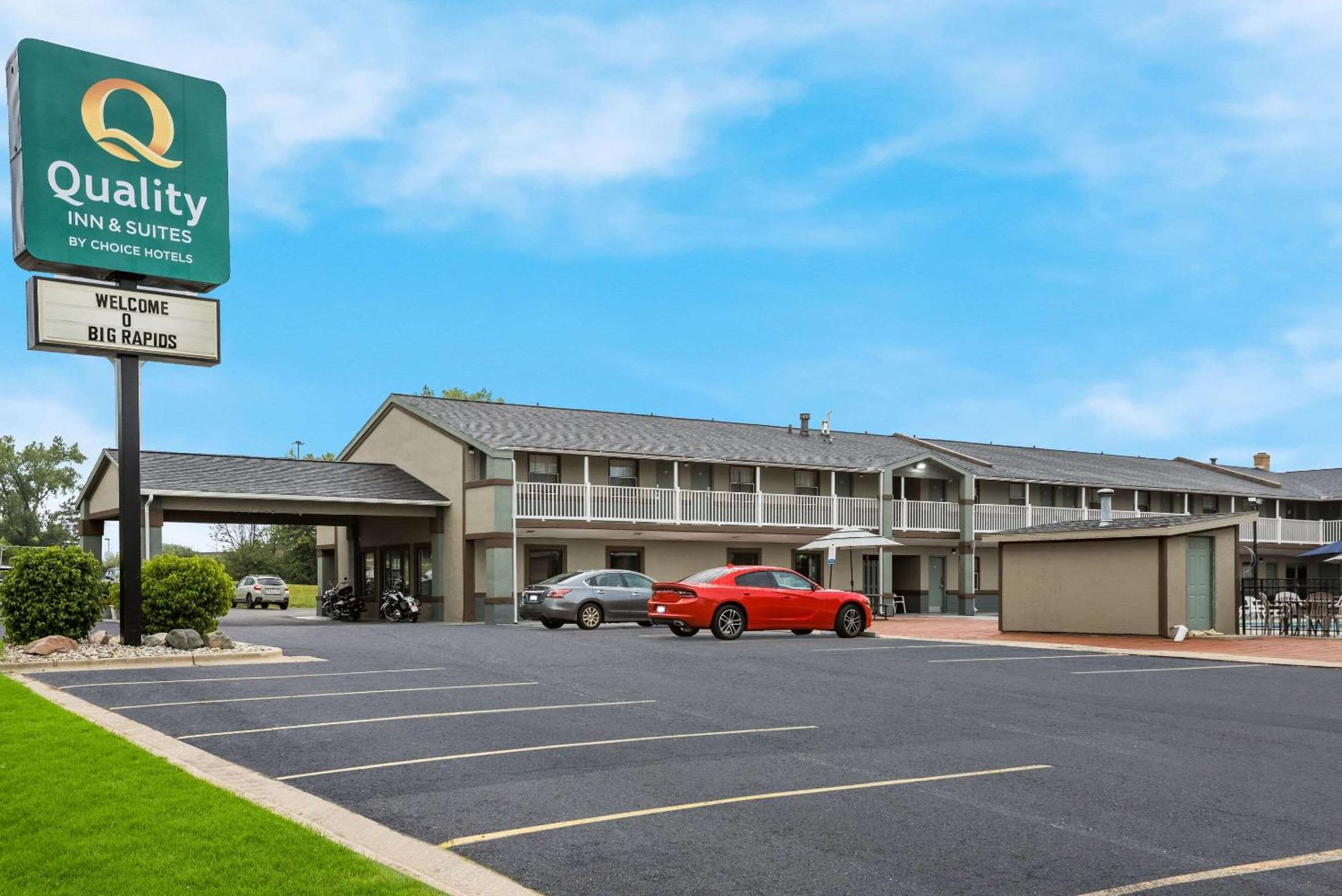 Quality Inn & Suites Big Rapids Εξωτερικό φωτογραφία